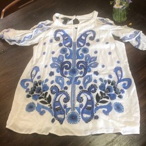 Beautiful embroidered top, size L